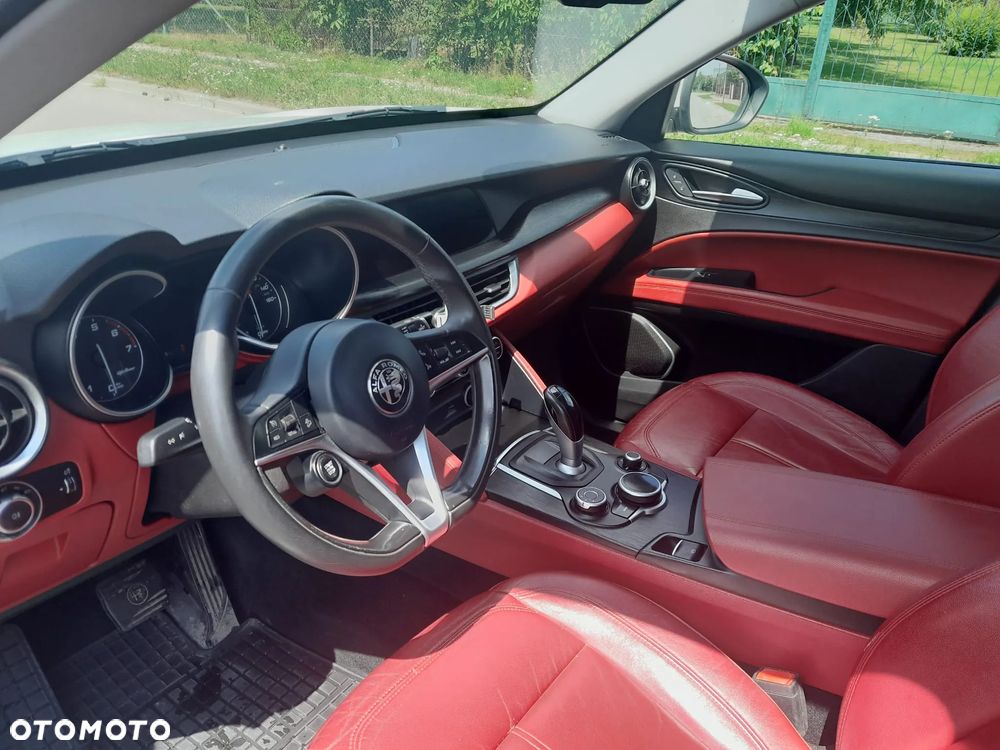 Alfa Romeo Stelvio 2.0 Turbo 16V AT8-Q4 Executive - 16