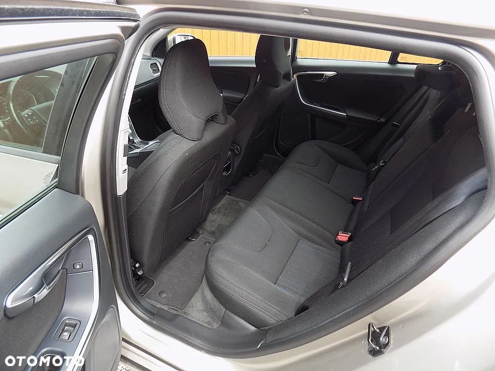 Volvo V60 D2 Kinetic - 6