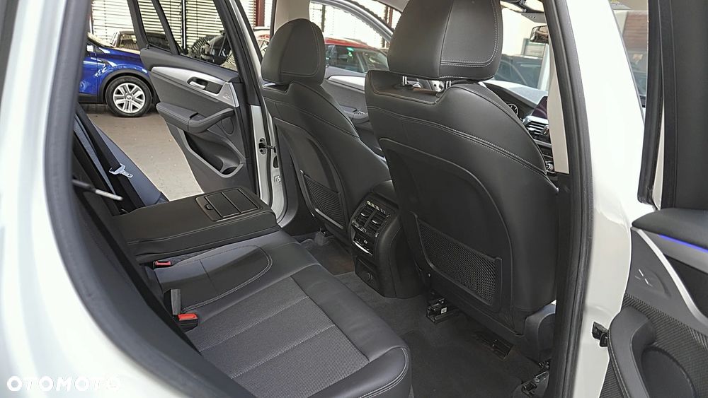 BMW X3 - 16