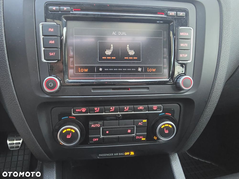 Volkswagen Jetta 2.0 TSI Highline - 26