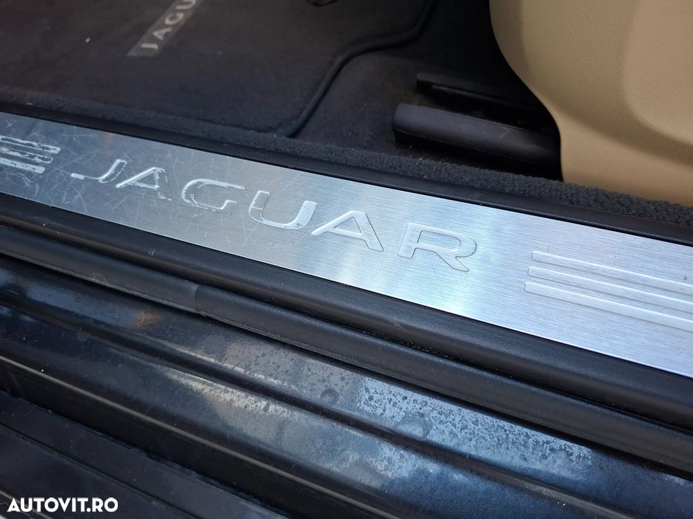 Jaguar XF 2.2D - 8