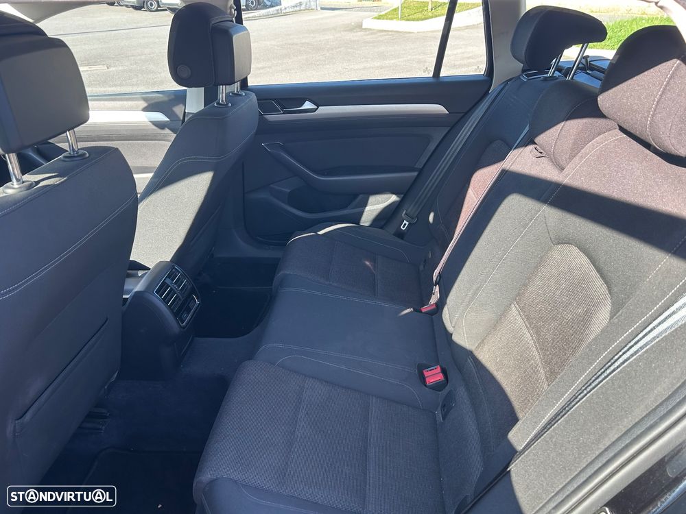 VW Passat Variant 2.0 TDI Business Package DSG - 8