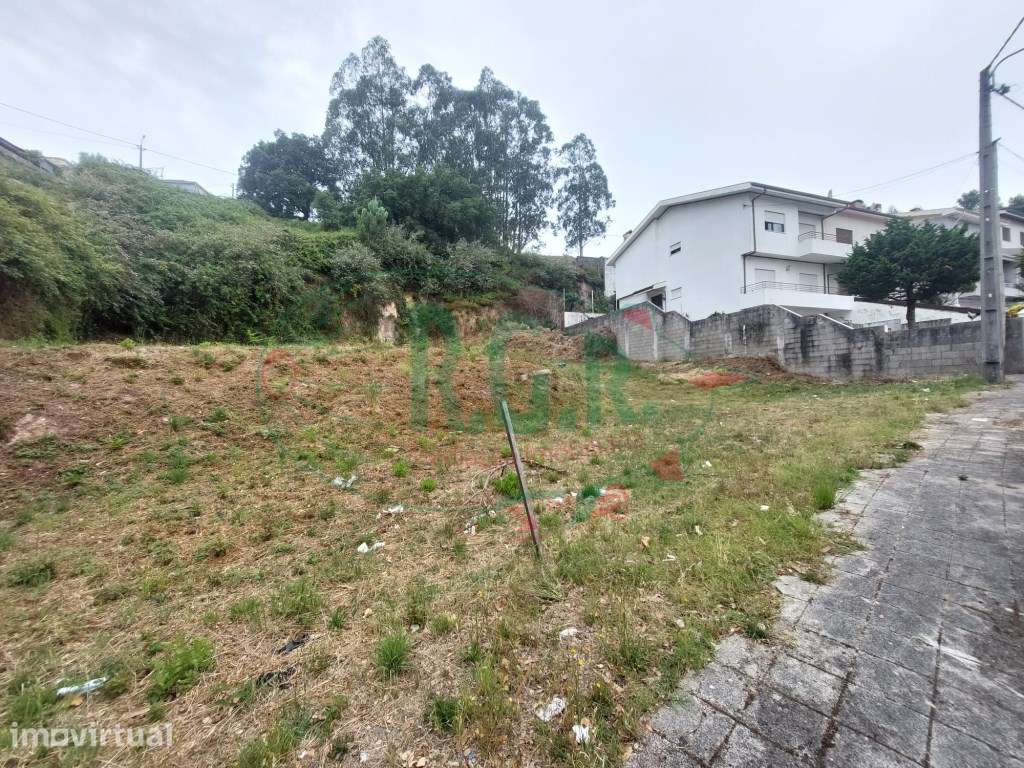 Lote Moradia 4 Frentes (680m2) - São Pedro da Cova - Grande imagem: 3/7