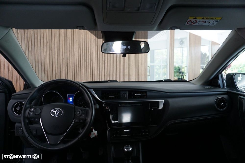 Toyota Auris 1.2 Turbo Design Edition - 9