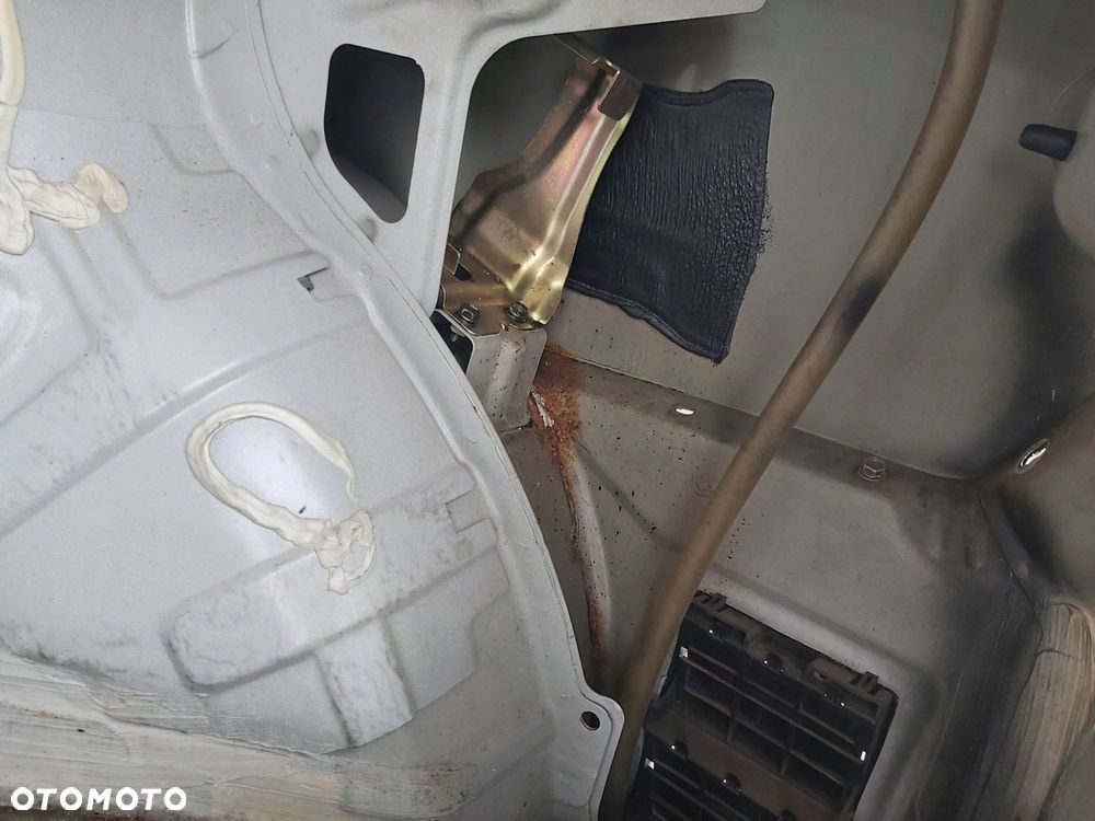 HYUNDAI COUPE II Tiburon pas tył tylny wanna podłoga ćwiartka - 13