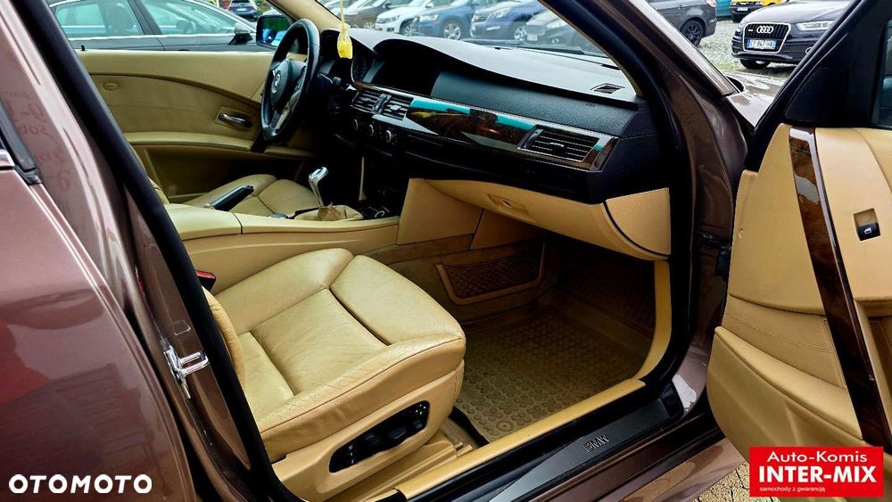 BMW Seria 5 523i - 37
