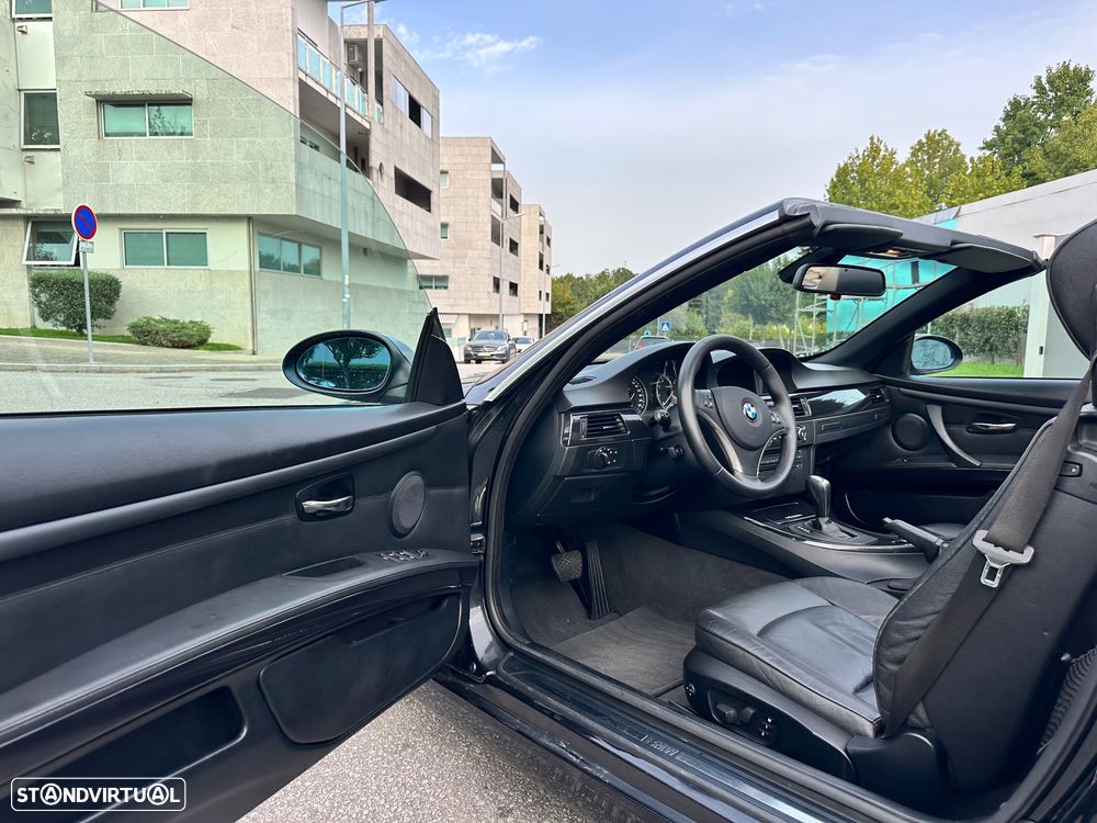 BMW 320 i Cabrio Auto - 36
