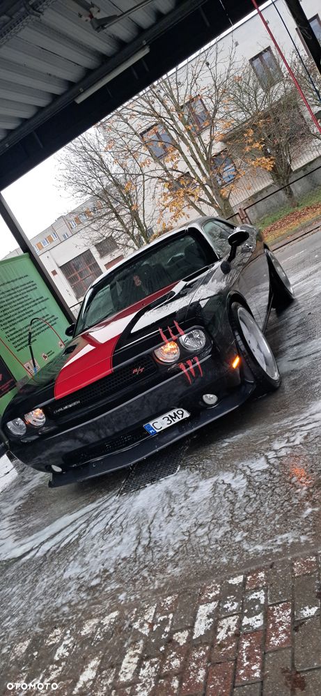 Dodge Challenger - 2