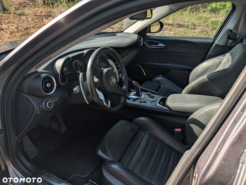 Alfa Romeo Giulia 2.0 Turbo - 7