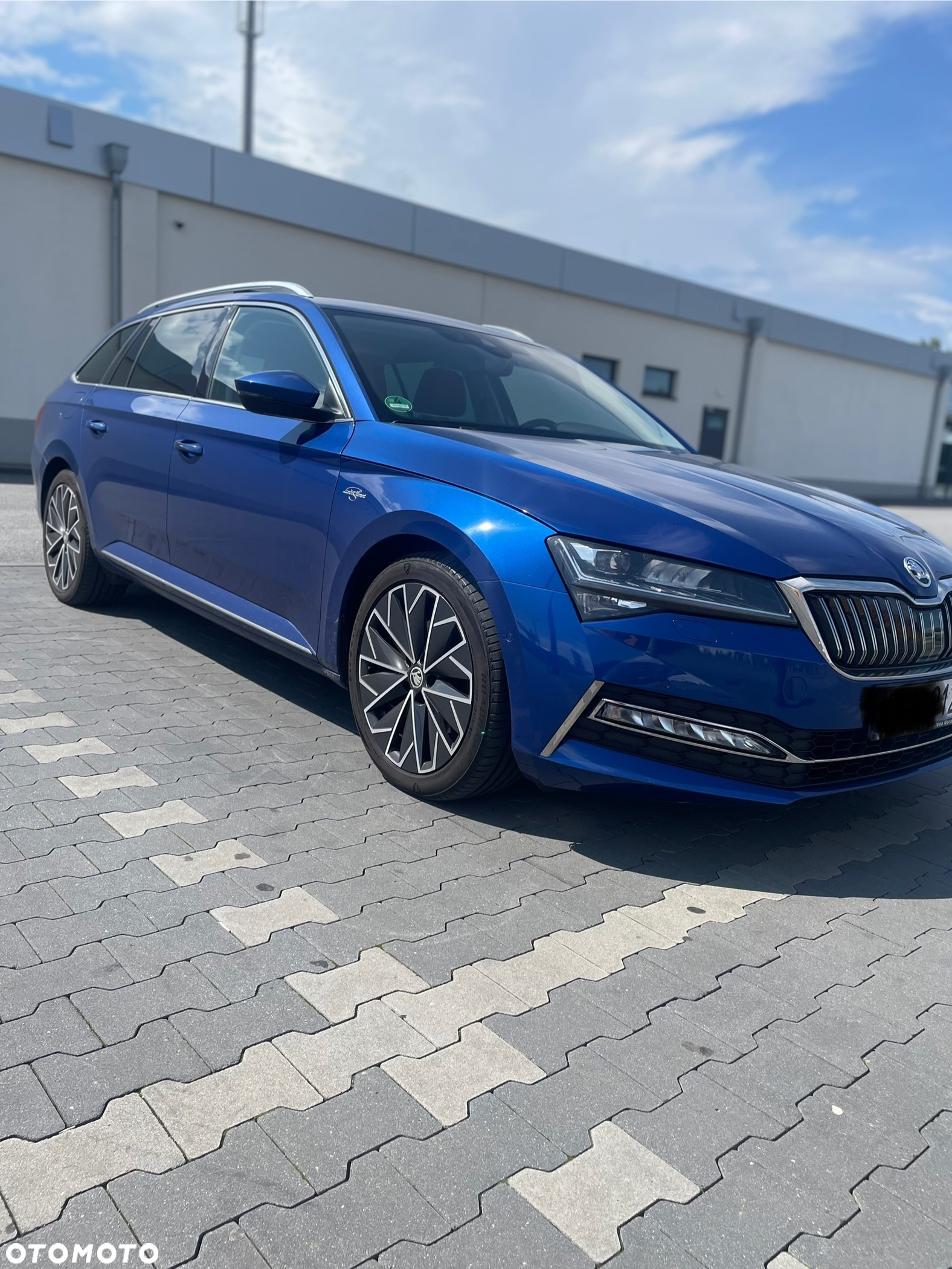 Skoda Superb 2.0 TDI L&K DSG - 2