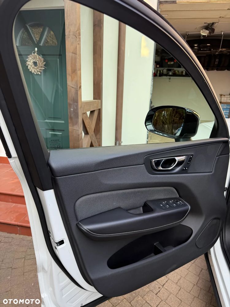 Volvo XC 60 D4 AWD R-Design - 16