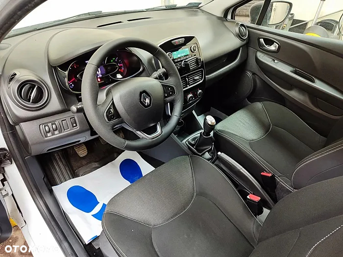 Renault Clio - 22