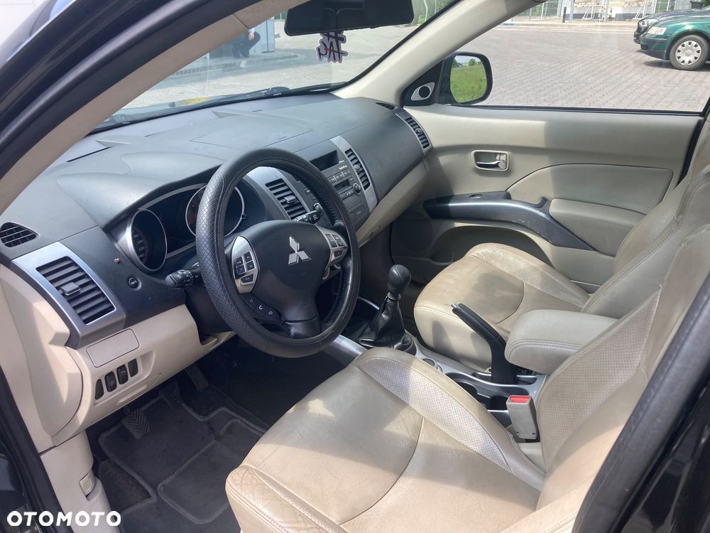 Mitsubishi Outlander 2.0 DID Intense + - 8
