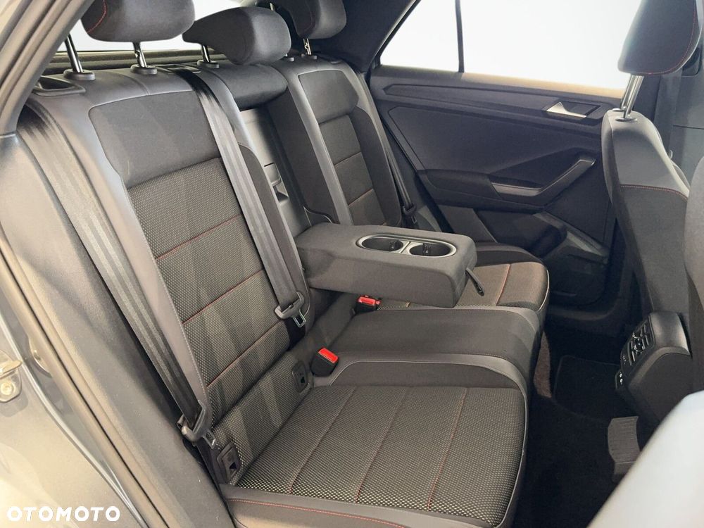 Volkswagen T-Roc - 13