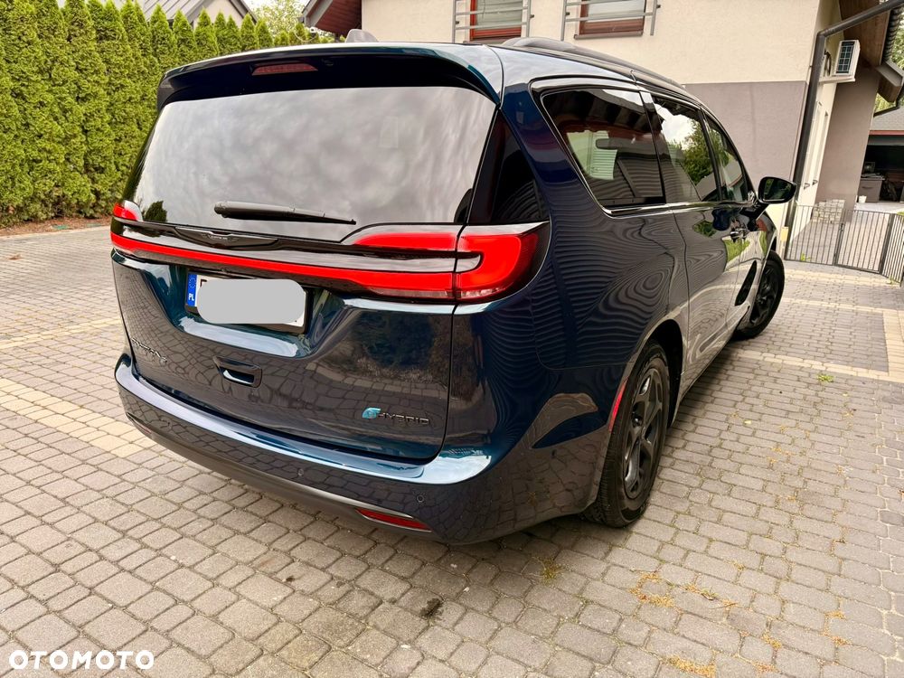 Chrysler Pacifica - 10