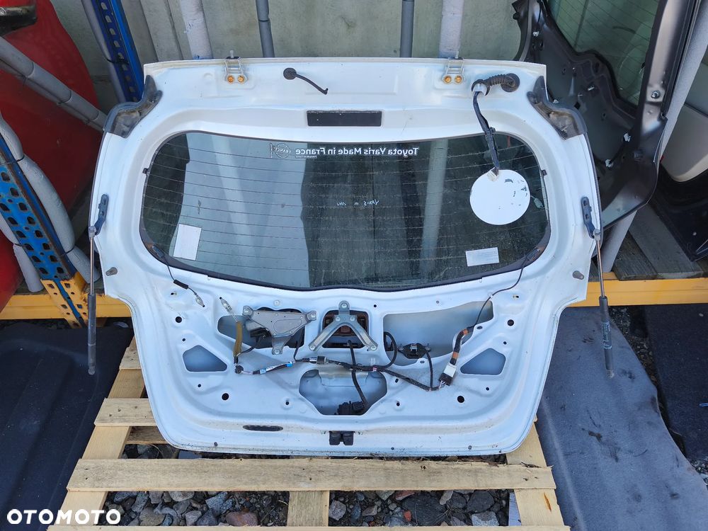 KLAPA BAGAŻNIKA POKRYWA TOYOTA YARIS III - 7