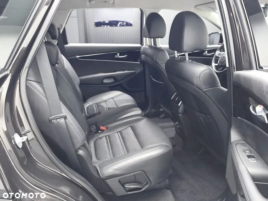 Kia Sorento - 11