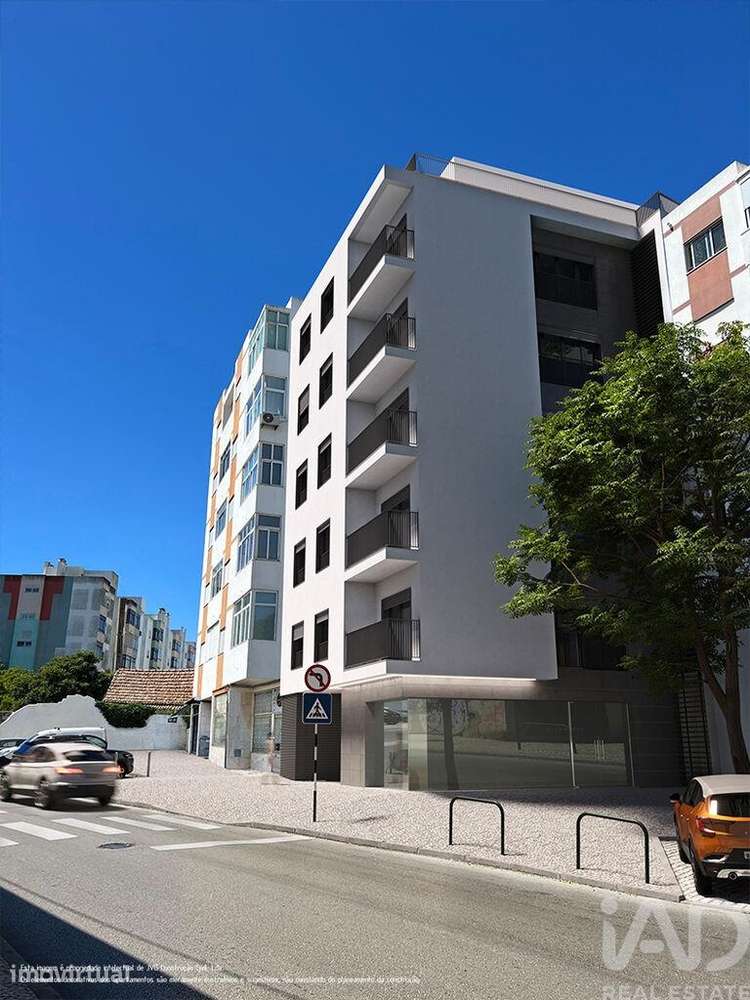 Apartamento T2 em Laranjeiro e Feijó de 126,00 m2 - Grande imagem: 4/13
