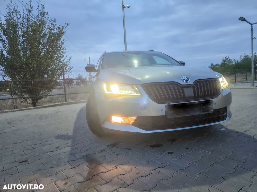 Skoda Superb Combi 2.0 TDI DSG 4X4 Sportline - 11