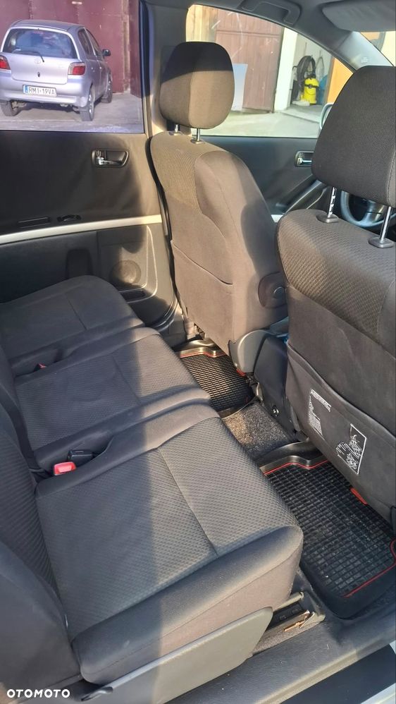 Toyota Corolla Verso - 4