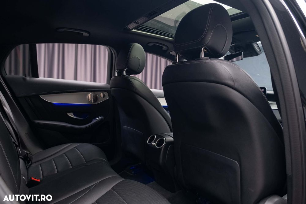 Mercedes-Benz GLC Coupe 300 4MATIC MHEV - 37