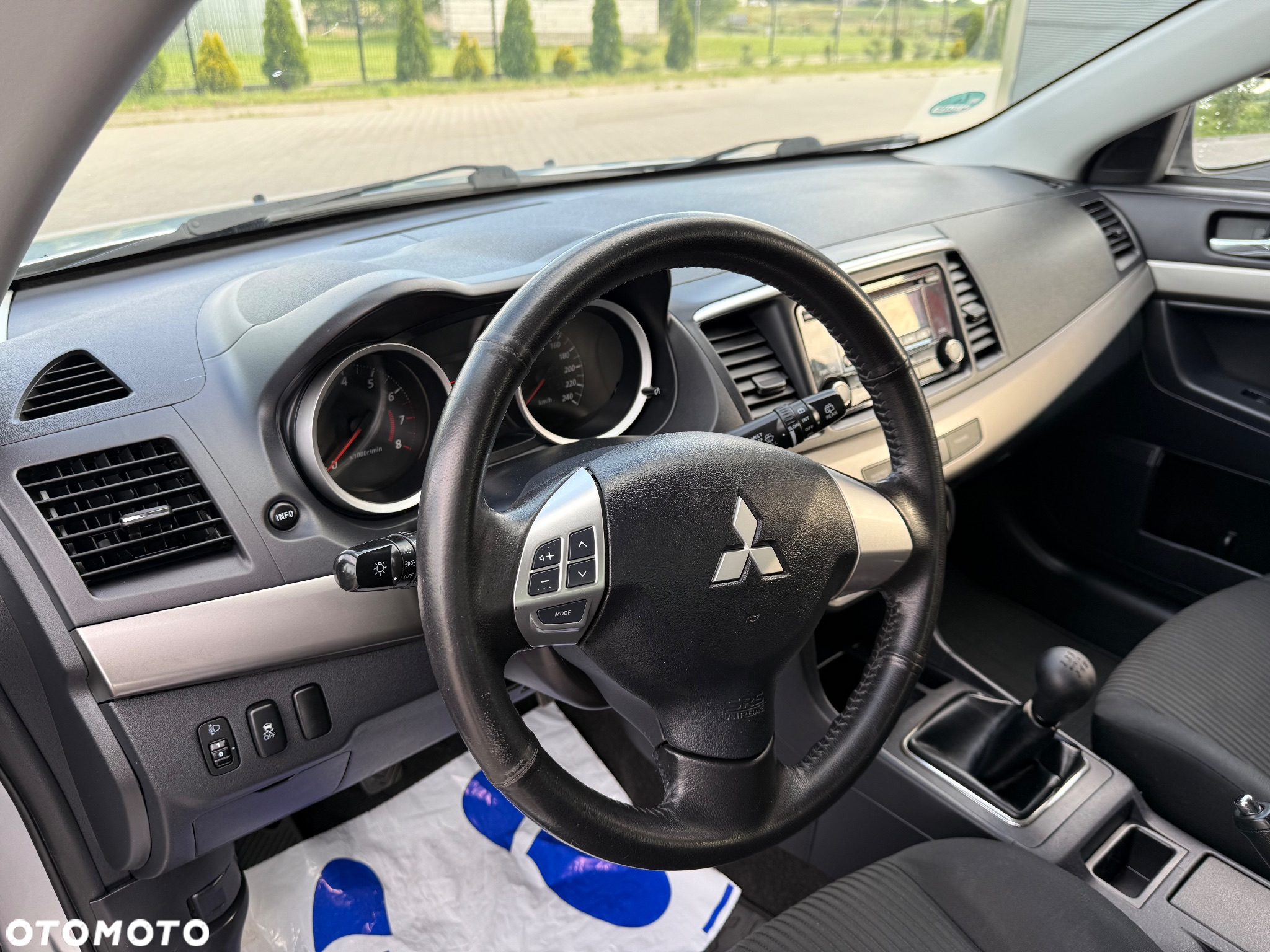 Mitsubishi Lancer 1.6 - 12