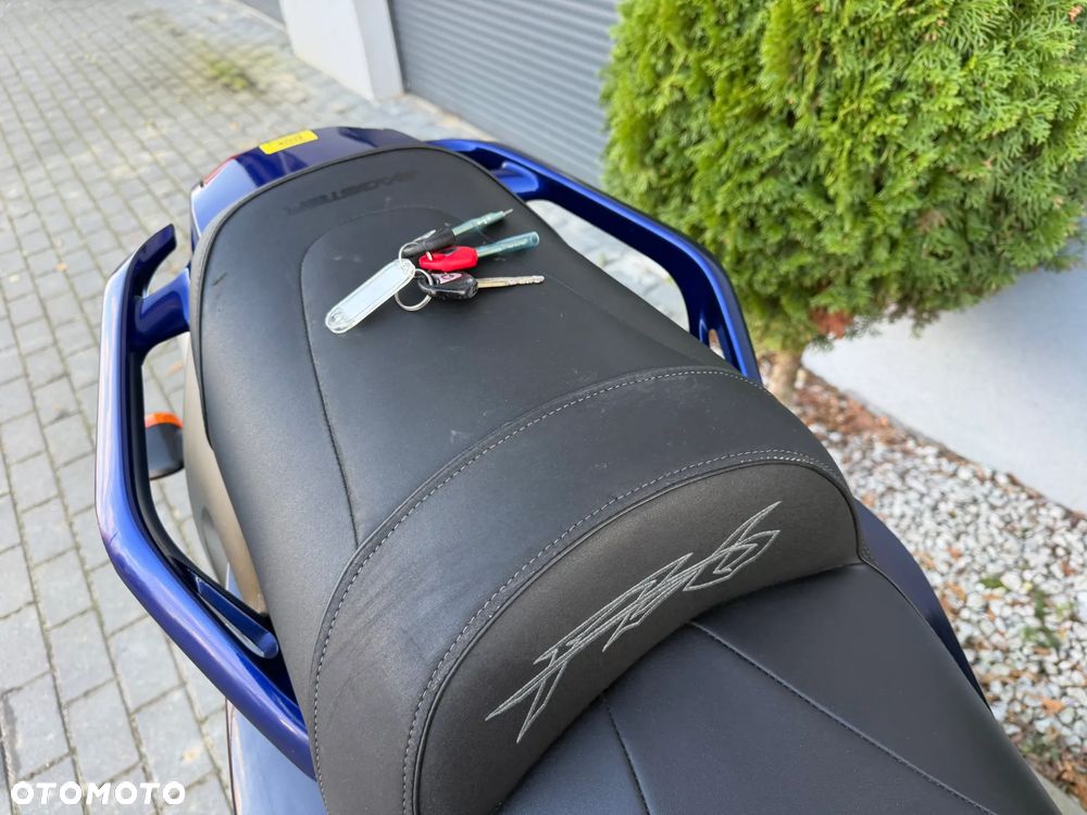 Yamaha FZ - 26