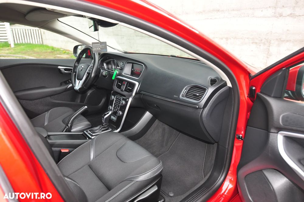 Volvo V40 T2 Geartronic Momentum - 7