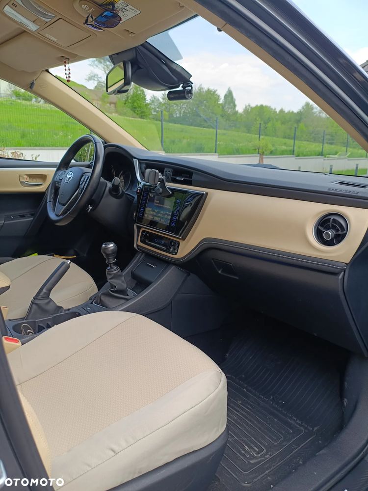 Toyota Corolla 1.6 Prestige EU6 - 9