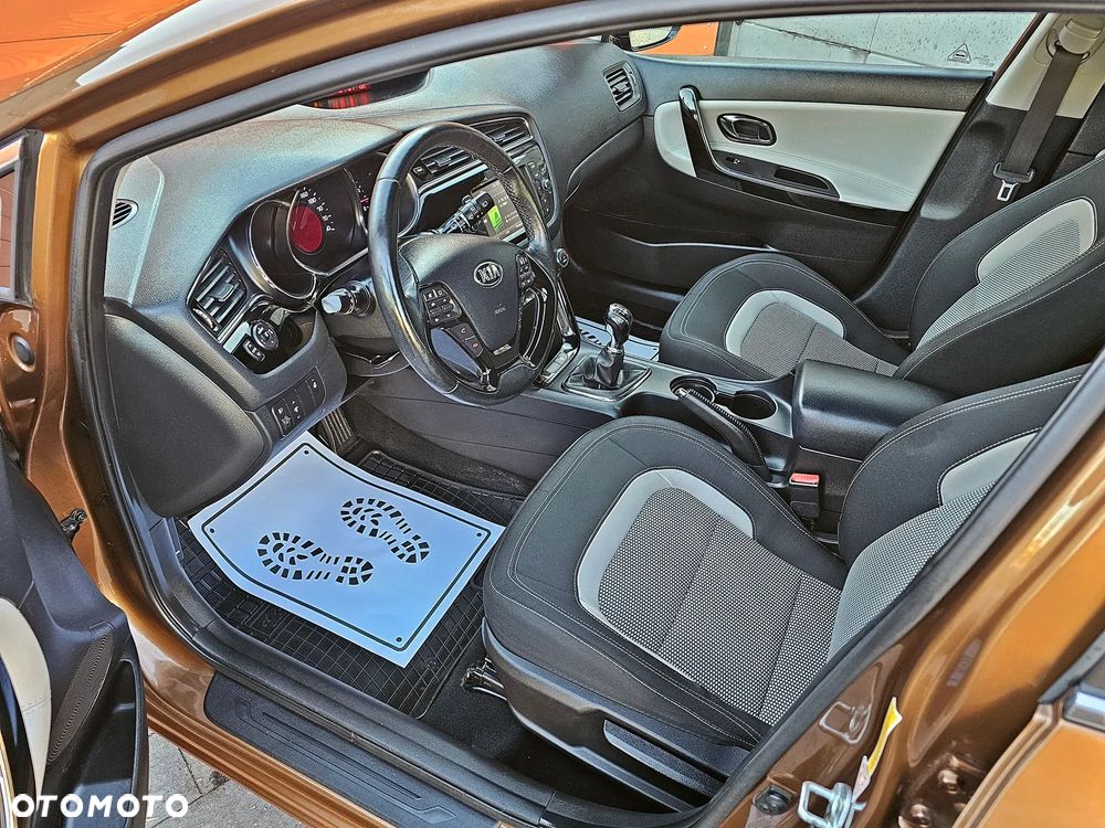 Kia Ceed 1.6 GDI ISG Dream-Team Edition - 13