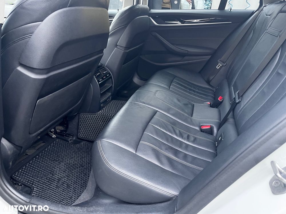 BMW Seria 5 520d Touring Aut. Sport Line - 13