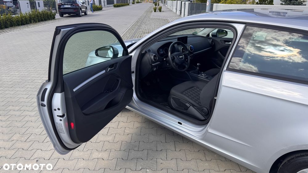 Audi A3 3-drzwiowe 1.4 TFSI Attraction - 2