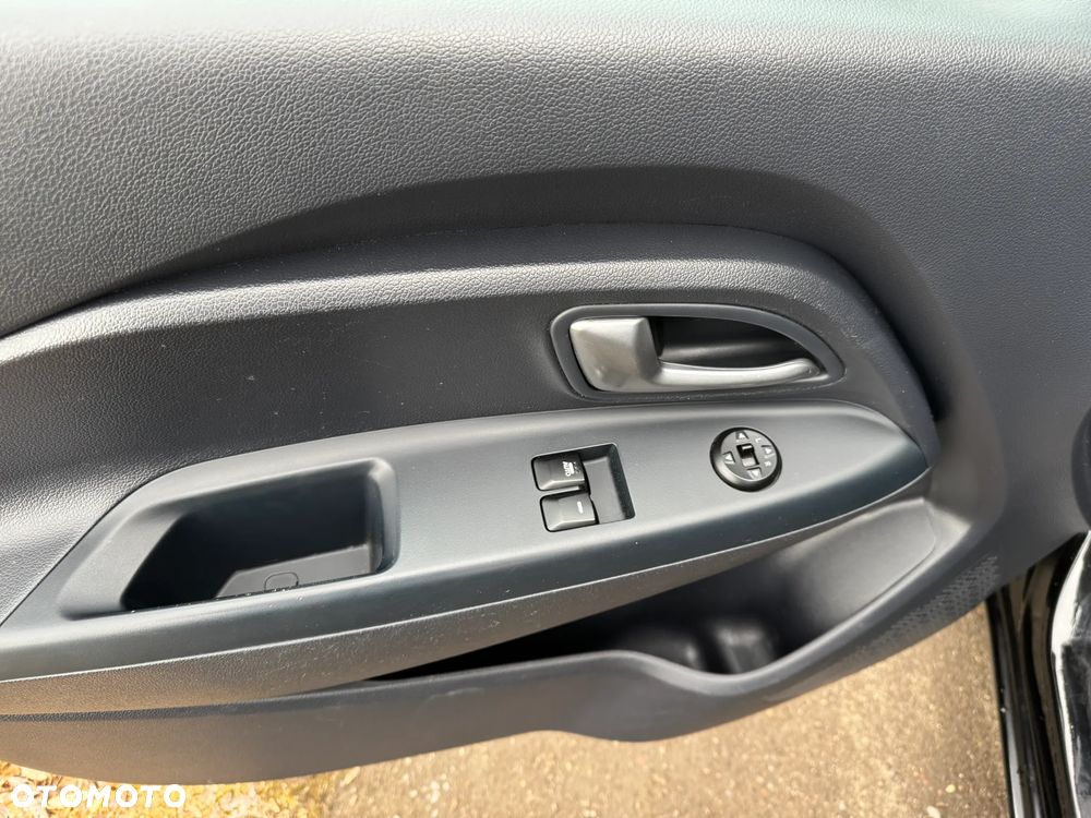 Kia Rio - 10