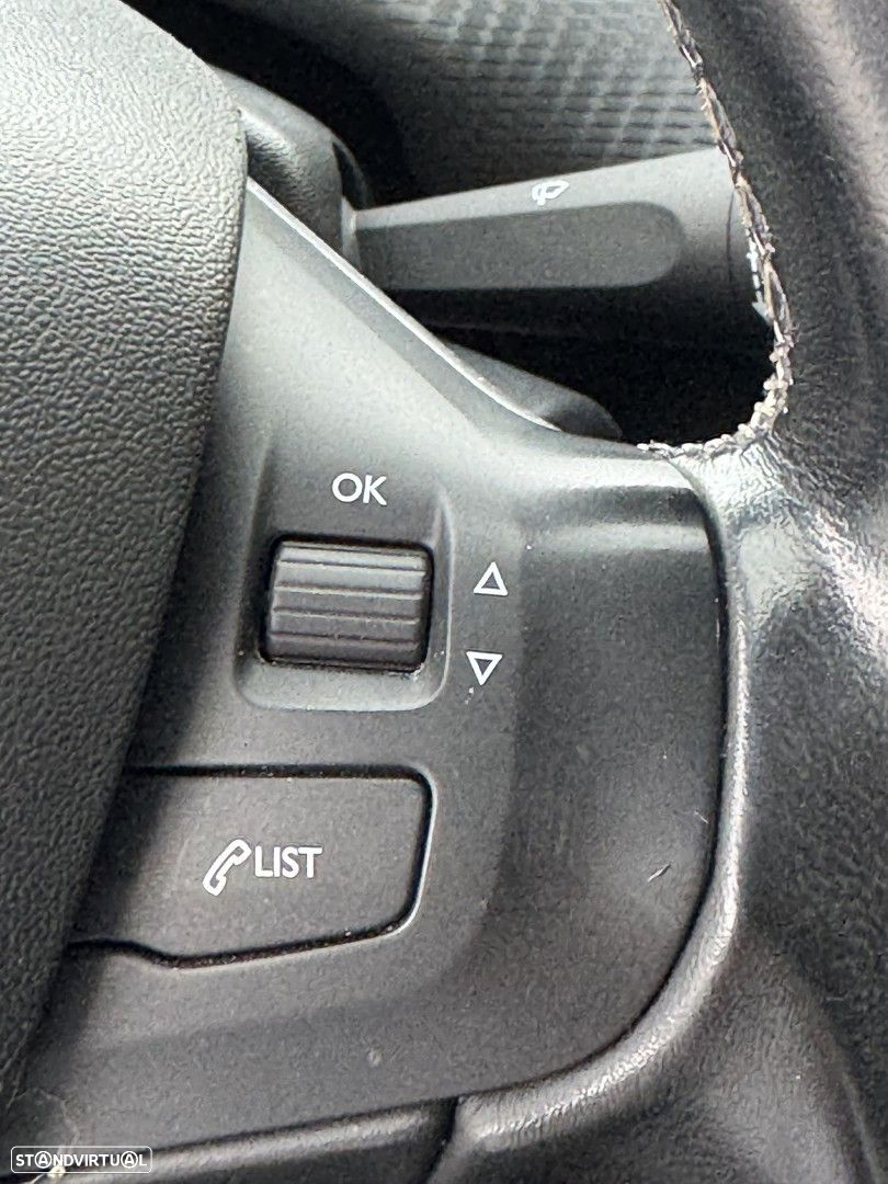 Peugeot 2008 1.2 PureTech Allure - 22
