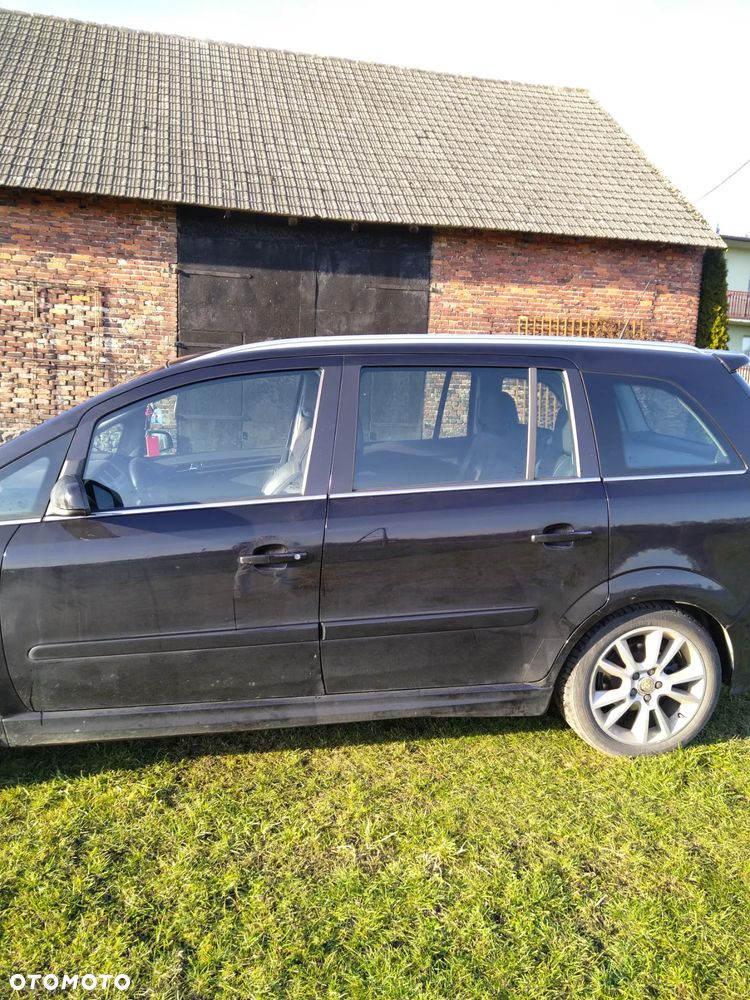 Opel Zafira OPC - 11