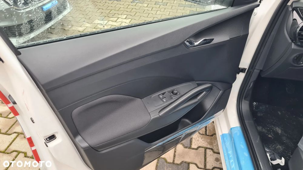 Skoda Fabia 1.0 Essence - 8