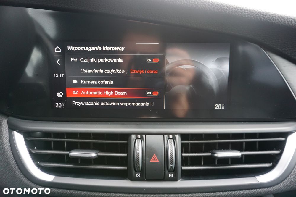 Alfa Romeo Giulia 2.0 Turbo 16V AT8-Q4 Ti - 23