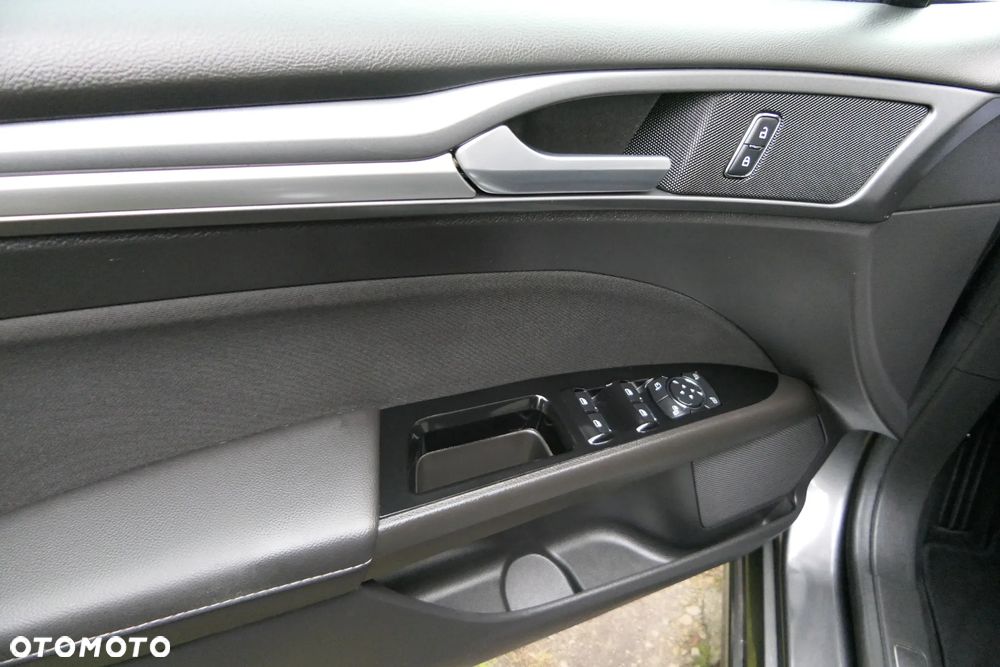 Ford Mondeo 1.5 EcoBoost Titanium - 32