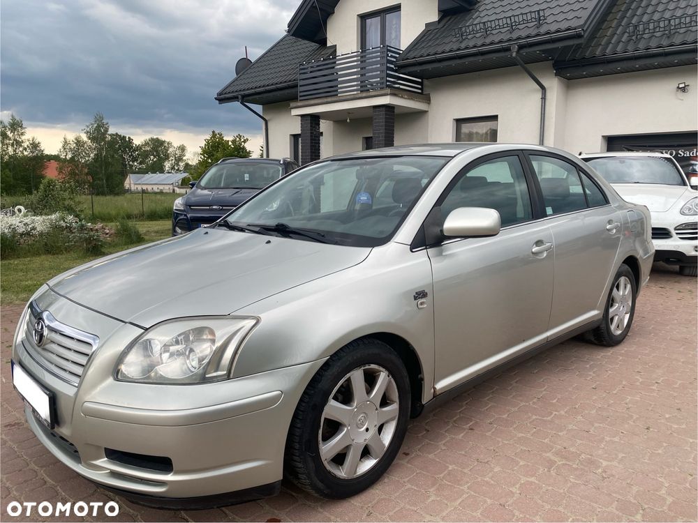 Toyota Avensis 2.0 D-4D Luna - 2