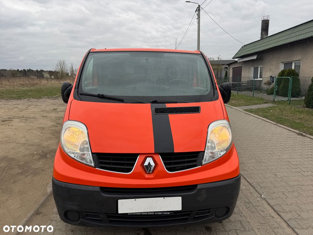 Renault TRAFIC - 2