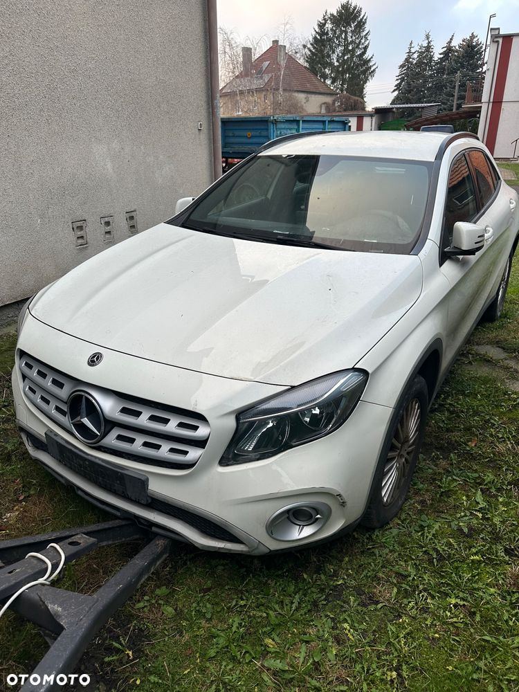 Mercedes-Benz GLA 200 (CDI) d AMG Line - 2