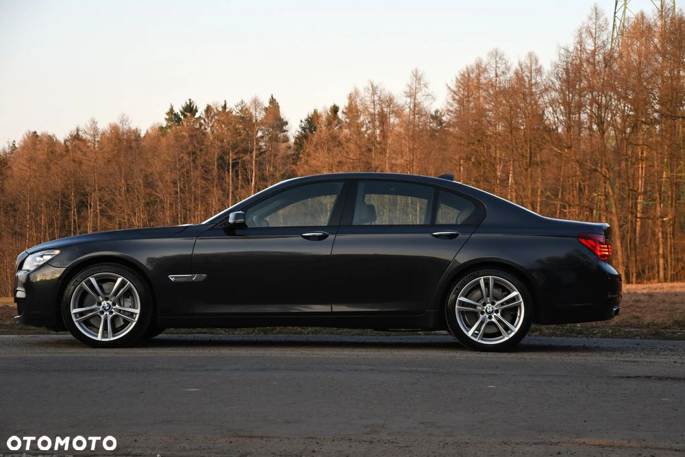 BMW Seria 7 750i xDrive Edition Exclusive - 12