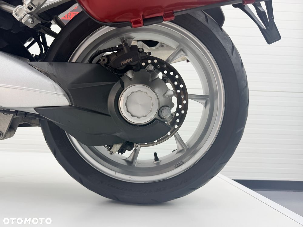 Honda VFR - 23
