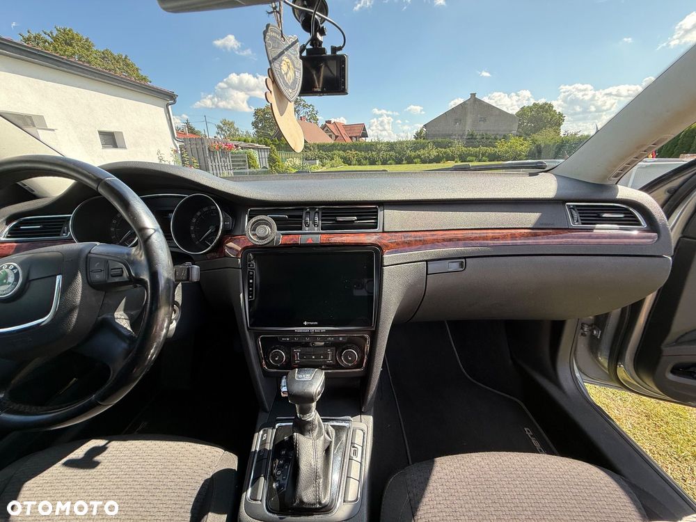 Skoda Superb 2.0 TDI Elegance DSG - 21