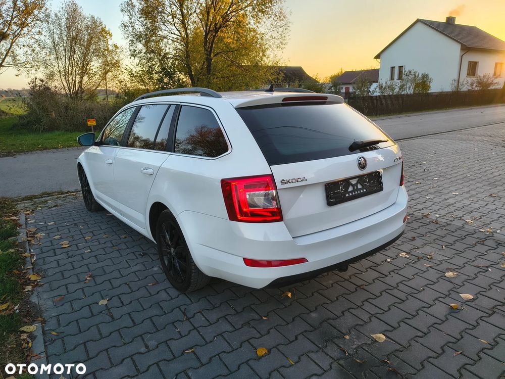 Skoda Octavia 2013 photo 2