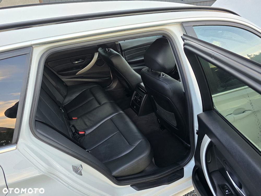 BMW Seria 3 320d xDrive Edition Luxury Line Purity - 12