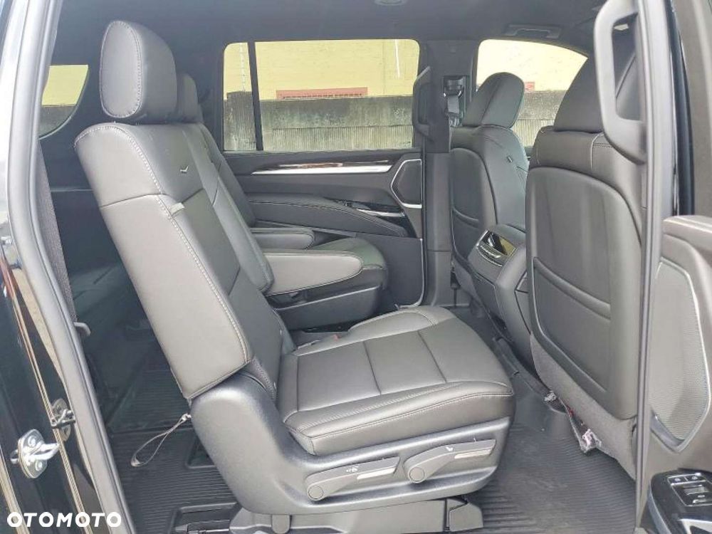 Cadillac Escalade - 12