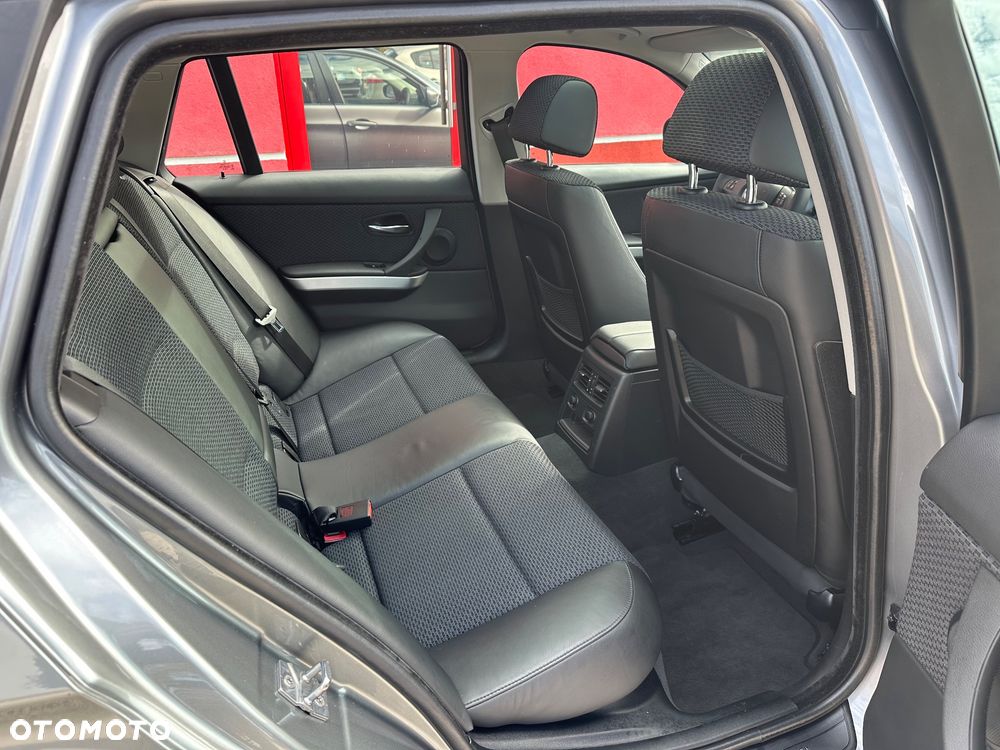 BMW Seria 3 320i Edition Exclusive - 18