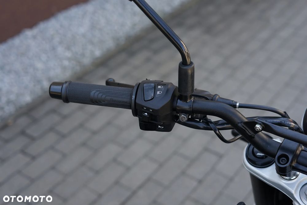 Husqvarna Svartpilen - 18