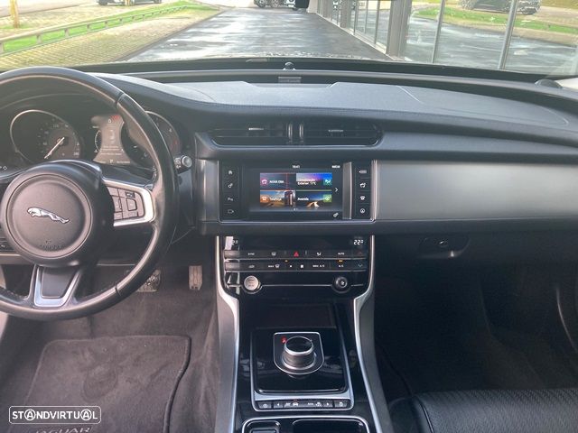 Jaguar XF Sportbrake 20d Aut. Prestige - 22